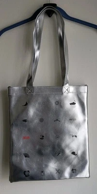 Bolso de Mano Beyoncé RENAISSANCE World Tour VIP Plateado Metálico Bolso de Hombro Foto 1 de 4