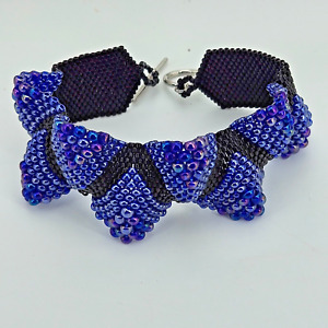 Armband Damen Schmuck handgerfertigt Glasperlen Blau Schwarz flach breit 21 cm