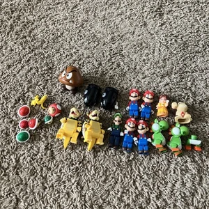 KNEX Nintendo Super Mario Kart Mini Figures Lot Mario Bowser Luigi + EXTRAS - Picture 1 of 11
