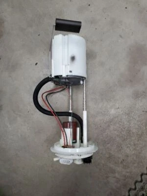 Conjunto de bomba de combustible 4,8 L para furgoneta 10-16 Express 2500 284903 Foto 1 de 4