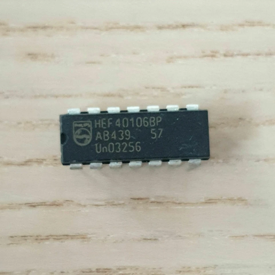 HEF40106BP NXP Hex Schmitt Trigger Inverter AU STOCK FAST POSTAGE - Image 1 of 1