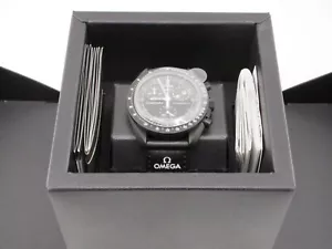 Snoopy X Swatch X Omega Speedmaster "Mission to the MoonPhase" Black - Picture 1 of 2