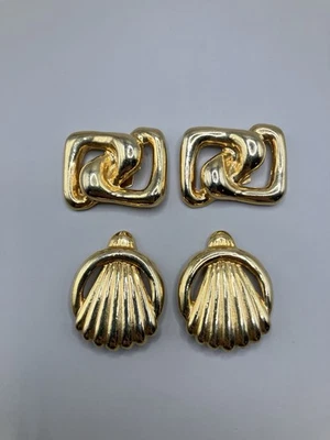 Vintage Gold Tone Shoe Clips Seashells Links - image 1 of 4