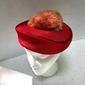 Wonderful Vintage 60's red linen Ladies Hat with big pom pom cute!  Size 20.5" - Picture 1 of 4