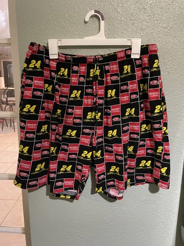 Vintage Jeff Gordon NASCAR Men’s Size XL Shorts Red DuPont / Hendrick Cover