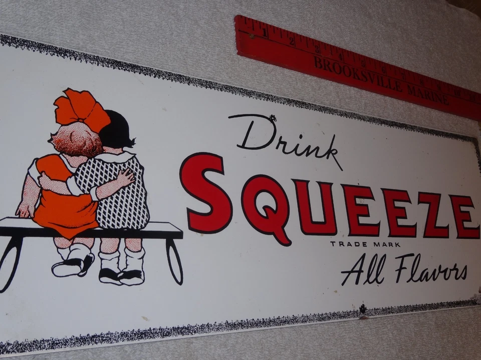 DE COLECCIÓN "BEBIDA NARANJA APRETAR NIÑO NIÑA BESÁNDOSE 18" PORCELANA METAL SODA GAS LETRERO Foto 1 de 4