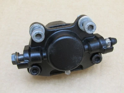 Piaggio Vespa GTS 300 2020 2,276 miles rear brake caliper (15207) - Imagem 1 de 4