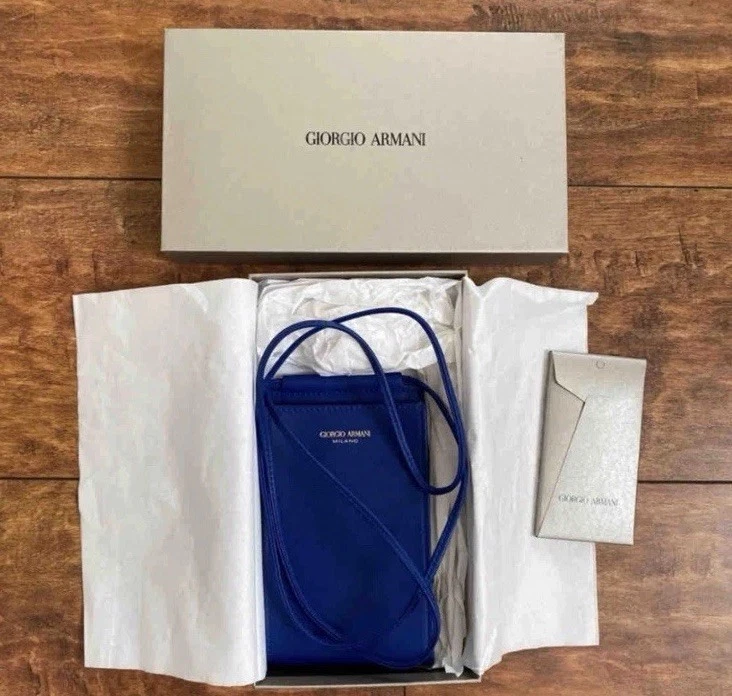 Giorgio Armani女式Porta小号斜挎包皮革包 — 第 1/4 张图片