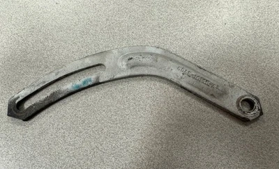 Soporte alternador original Ford Mustang 390/428 1968-1970 OEM - C8AE-10145-A Foto 1 de 3