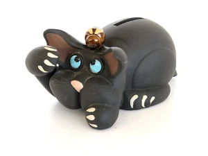 Black cat with bee on its head ceramic figurine black matte finish 8" pre-owned - Picture 1 of 9