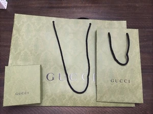 Gucci - Set of 2 Green Equilibrium Logo Paper Shopping Bags- Great Condition - Picture 1 of 4