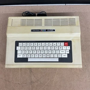 Radio Shack TRS-80 64K Farbcomputer 2 für Teile oder Reparatur ungetestet - Bild 1 von 10