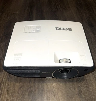 Proyector de cine en casa BenQ W700 DLP 720P 1280x720   Foto 1 de 4
