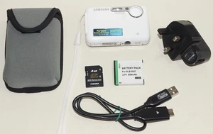 Samsung i8 Digital Camera 8.2MP + Charger USB lead, 4GB Memory Card & camera bag - Picture 1 of 10