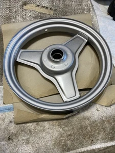 NOS Yamaha New OEM New Front Wheel Rim 1983 PW50 Zinger  5M0-25180-00-35 Garage - Bild 1 von 7