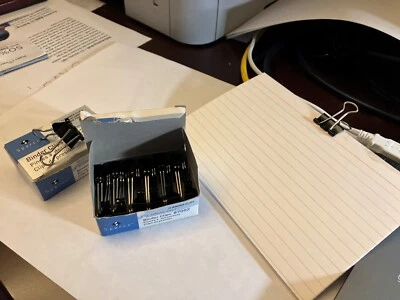 Clips Carpeta 3/4" Talla 2 Negro - 2 cajas 12ct. = 24 Business Source Foto 1 de 2