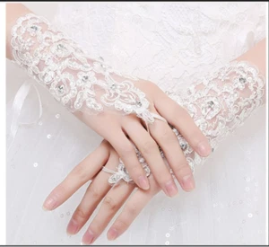 Elegant Rhinestone Bridal Short Wrist Lace Fingerless Lace Gloves Wedding Quince - Picture 1 of 9
