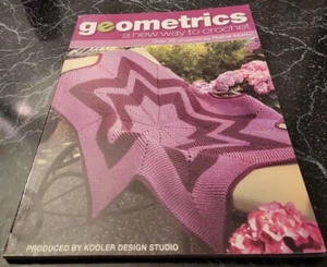 DM11 GEOMETRICS A NEW WAY TO CROCHET BY RUTHIE MARKS LIBRO DE PATRONES, 2006 - Imagen 1 de 10