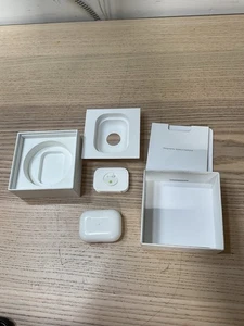 Apple AirPods Pro 1a Generazione A2190 Custodia Cuffie TESTATA - Foto 1 di 20