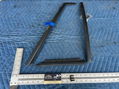 Volvo 740 940 1989-1995 sedán pasajero derecho cuarto trasero moldura ventana OEM #3683EM Foto 1 de 4