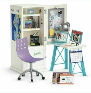 Set da scrivania American Girl Z Yang in pensione nuovo - Foto 1 di 1
