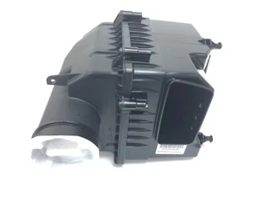 Genuine Range Rover Velar 2017+ 2.0L Petrol Air Cleaner LR172971 - Picture 1 of 5