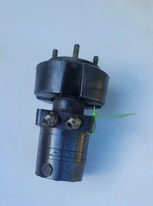 Toro 108-2948 Sand Pro 3040 SandPro 5040 HYDRAULIC MOTOR GEAR Front Wheel w/ HUB - Picture 1 of 4