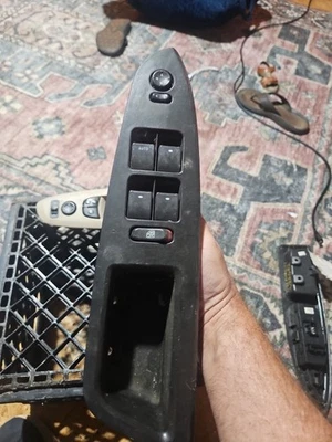 Interruptor de ventana maestro Chevrolet Impala 2006-2010 usado Foto 1 de 3