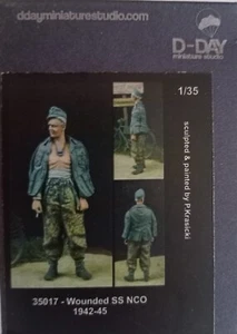 MODELLISMO - Wounded SS NCO 1942-45 - DDay Miniatures 1/35 Scale - Foto 1 di 1