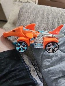 Shark Extreme Action Light Sound Sharkruiser Orange - Picture 1 of 5