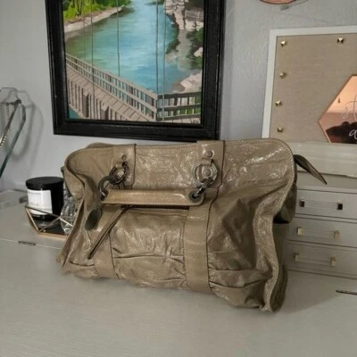 Bolso de mano Lanvin charol topo llevar todo con herrajes plateados Foto 1 de 4