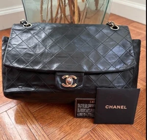 Vintage 1989 Chanel medium classic flap - Picture 1 of 13