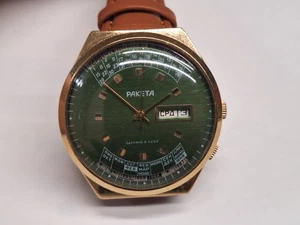 Paketa perpetual calendar orologio Russo vintage CCCP dial Verde carica manuale - Foto 1 di 12