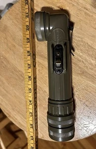 US MILITÄR AUSGABE WINKELKOPF TASCHENLAMPE FULTON MX-991/U OD GRÜN USA MIT LED - Bild 1 von 12
