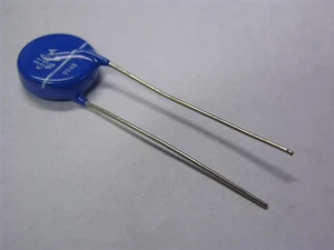5 Epcos / TDK S14K550 / B72214S0551K101 550V Imax=4500A Metal Oxide Varistors - Picture 1 of 1
