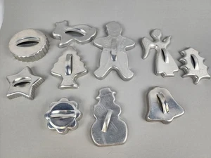 Lot of 10 vintage COOKIE CUTTERS tin metal handled Christmas plus - Picture 1 of 5
