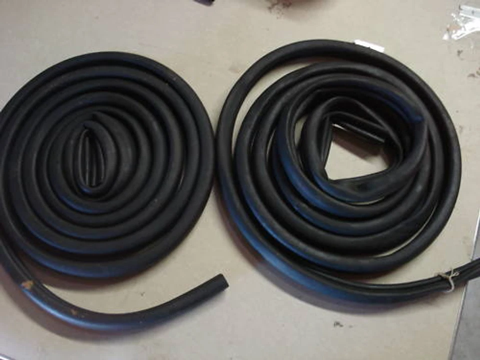 RAMCHARGER DODGE TRUCK 1972-80 NEW DOOR SEALS - Image 1 of 1
