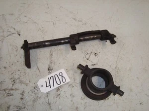 1989 Case IH 385 Tractor Clutch Fork Shaft & Throwout Bearing 105445C1 454 884 - Picture 1 of 6