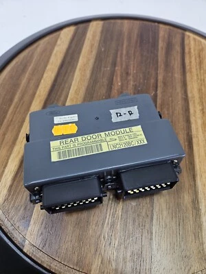 JAGUAR XJ8 VANDEN PLAS 1998 1999 2000 2001 2002 2003 REAR DOOR MODULE LNC2120BC  - Image 1 of 4