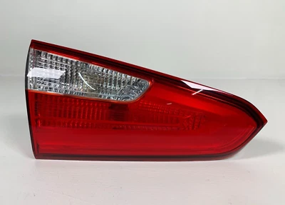 ¡COMO NUEVO! Luz trasera halógena interior lado conductor izquierdo Kia Forte 2014 2015 2016 OE Foto 1 de 4