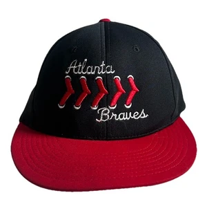 Atlanta Braves eng anliegende Mütze Kappe Richardson 4. Juli Jugend Baseball schwarz weiß - Bild 1 von 9