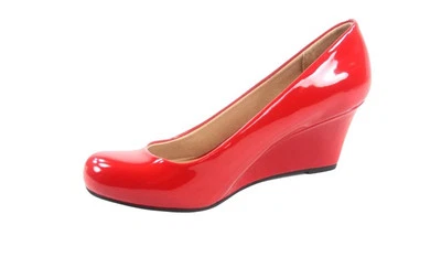 Zapatos de salón clásicos de cuña baja Forever Dorris 22 sin cordones punta redondeada tacones de charol ROJOS Foto 1 de 4