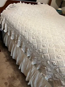 Colcha palomitas de maíz ganchillo a mano marfil 84”X94” - Hecha en EE. UU. - Excelente estado - Imagen 1 de 10