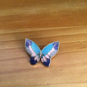 Vintage Cloisonné Beautiful Multicolored Butterfly Brooch Pin Collectible - Picture 1 of 3