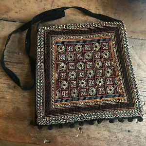 Bolso bandolera con cuentas pompón floral con flecos hippie boho bolso flor cuadrada - Imagen 1 de 6
