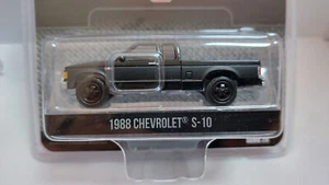 Greenlight 28070C Chevrolet S-10 Extended 1988 Black Bandit 1/64 - Foto 1 di 1