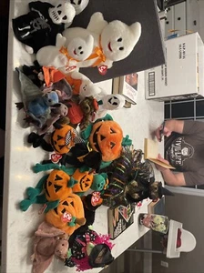 Lot Of 20 Vintage Halloween, Beanie Baby Ghosts Cats Skulls - Picture 1 of 10