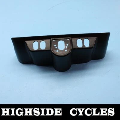 1371 01 HARLEY-DAVIDSON ELECTRA GLIDE INNER CAP FAIRING TRIM  - Image 1 of 4