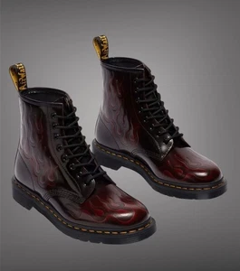 Botas Dr.Martens 1460 Inferno 8 Agujeros Rojo Cereza Arcadia Hombres 7/Mujeres 8 NUEVAS - Imagen 1 de 8