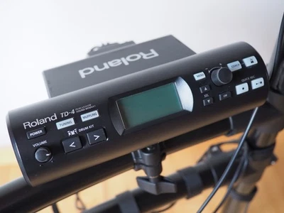 Roland TD-4 Soundmodul mit Netzteil und Kabelbaum - Bild 1 von 4
